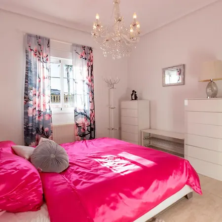 3 Bedroom Cozy In 別荘 ロハレス