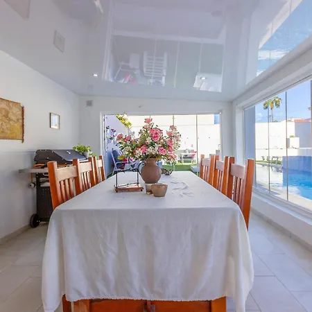 Сasa de vacaciones 3 Bedroom Cozy In Rojales