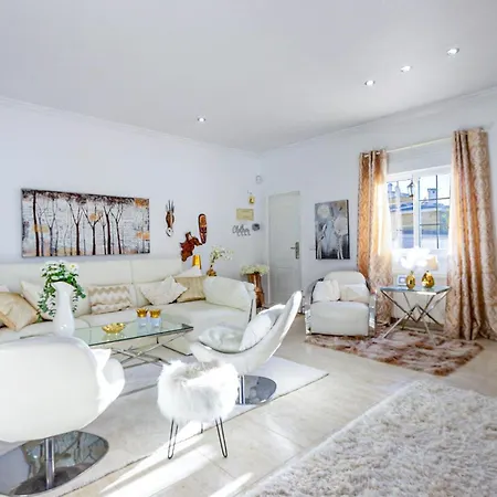 3 Bedroom Cozy In